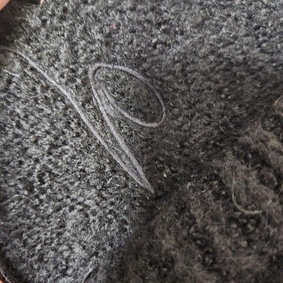 Victoria’s Secret‎ Black Knit Pullover Sweater Top Women's Size Small - Picture 3 of 4